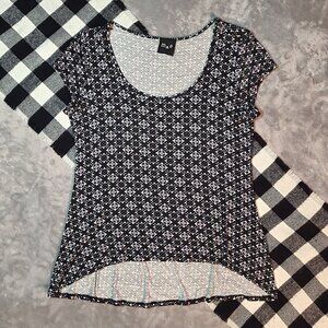 ❄️ m&e | Geometric Cap Sleeve Blouse